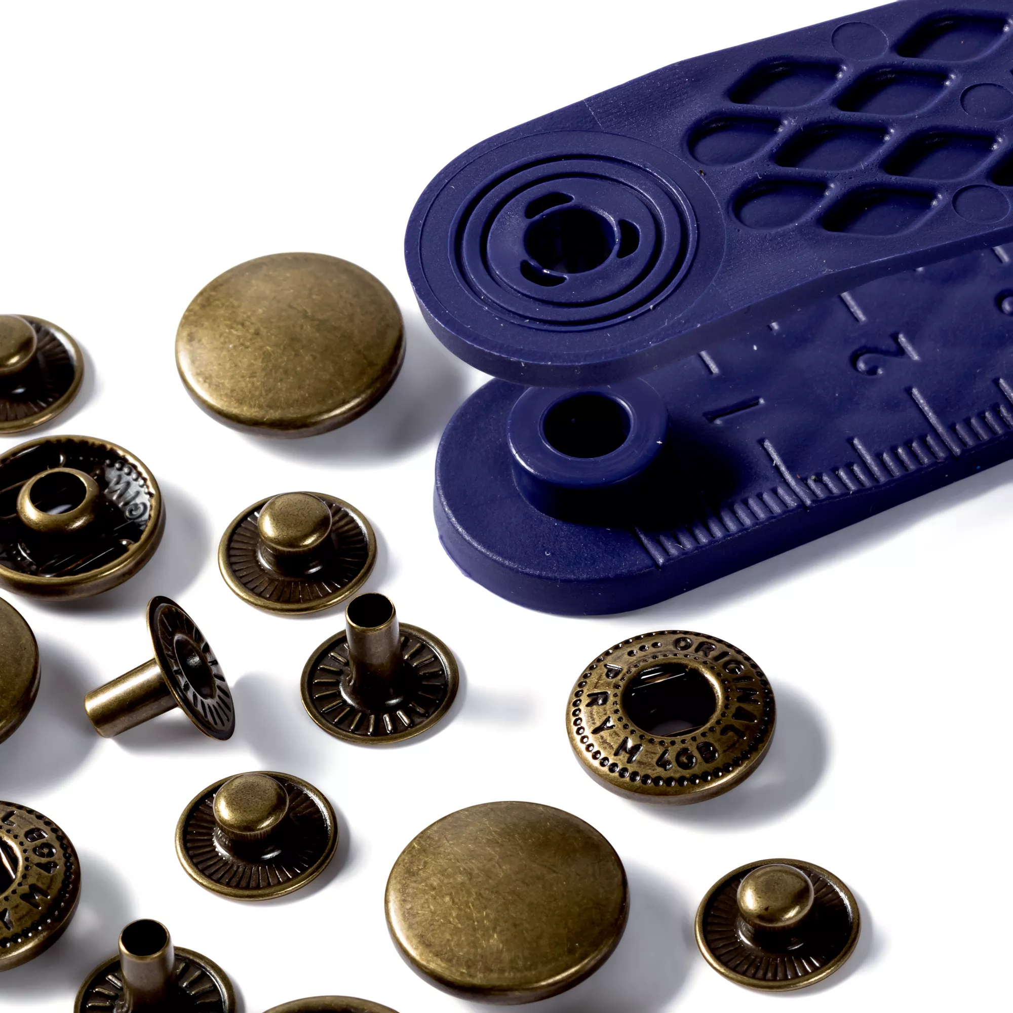 Non-sew press fastener anorak, 15mm, antique brass