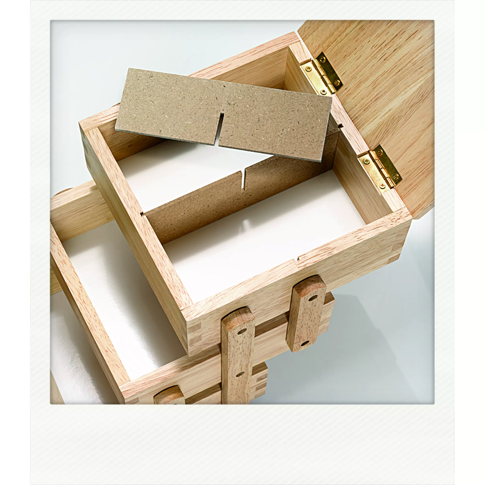 Sewing box in light wood, M