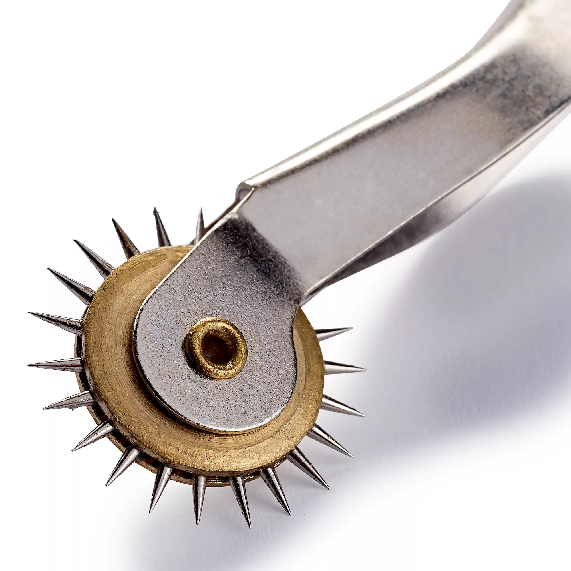 Tracing wheel with wood grip and extra sharp toothed metal wheel