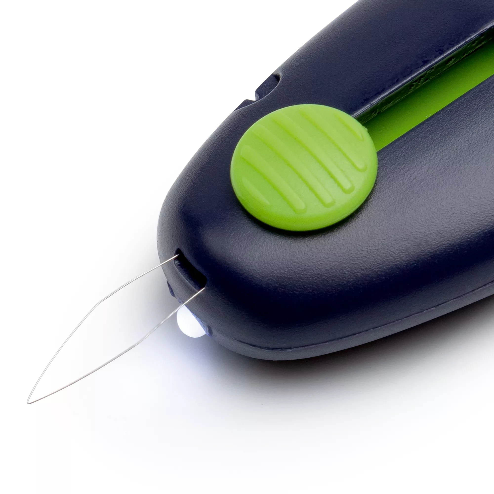 LED needle threader