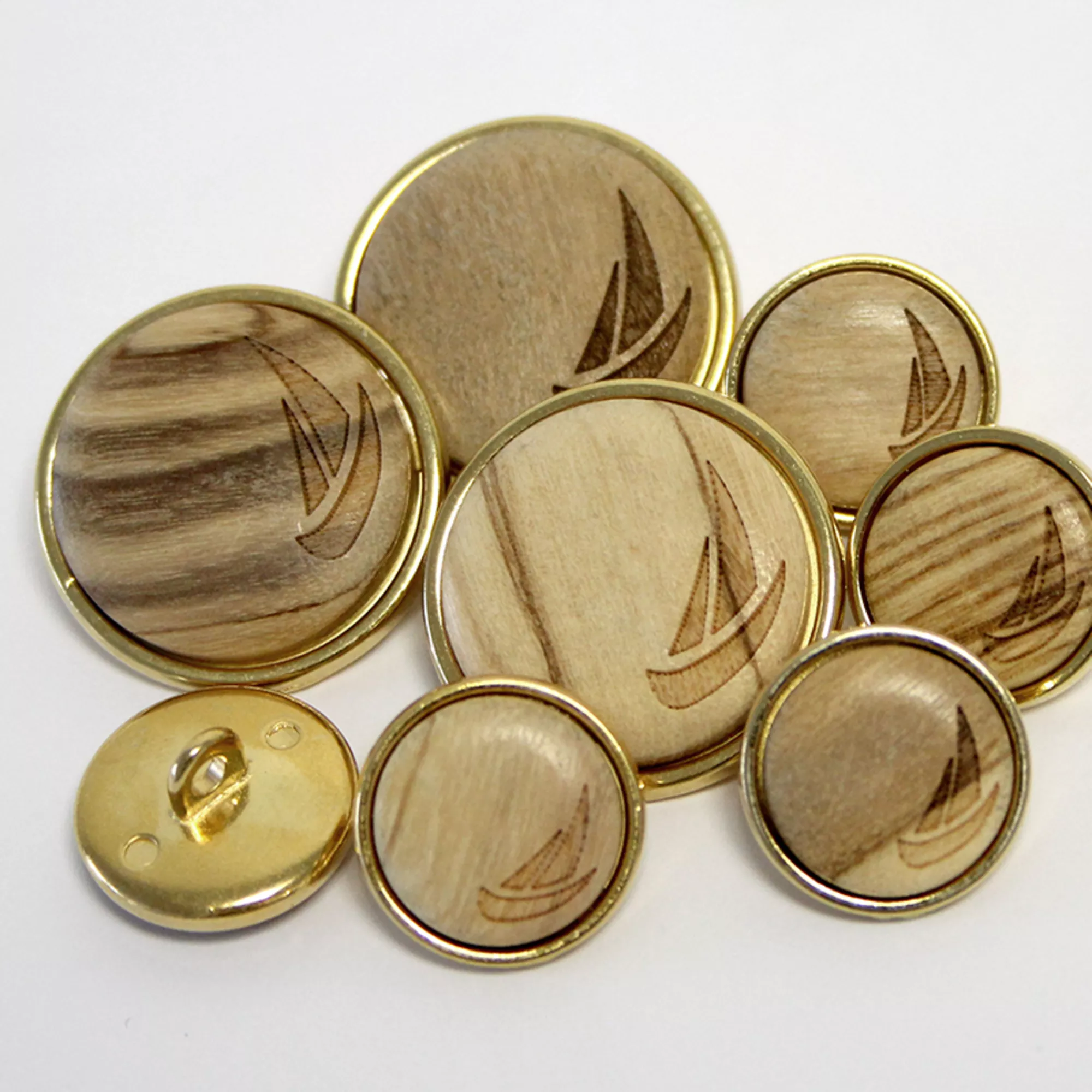 Metal/Wood button shank, Sailing boat, 15mm, beige